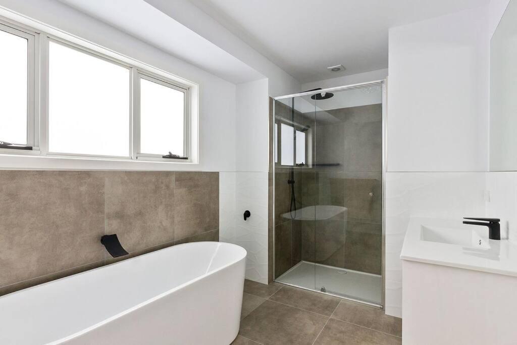Holiday home Contemporary & In Exclusive Sandy Bay