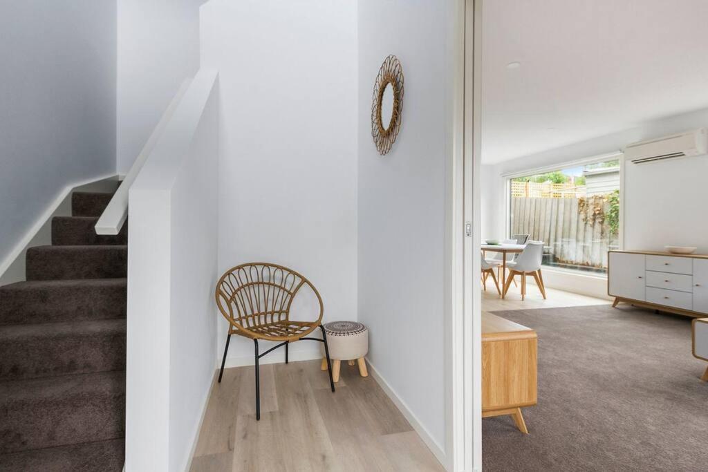 Contemporary & In Exclusive Holiday home Sandy Bay